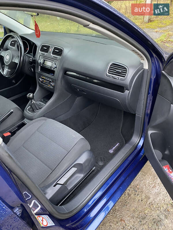 Универсал Volkswagen Golf 2009 в Ровно