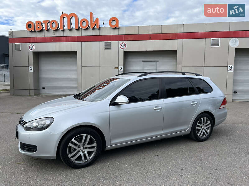 Універсал Volkswagen Golf 2010 в Кривому Розі