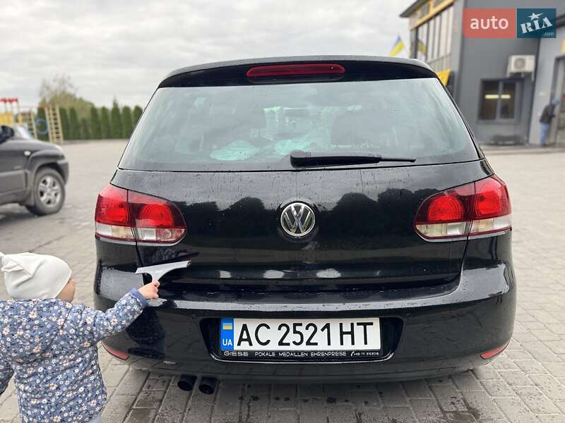 Хэтчбек Volkswagen Golf 2010 в Турийске