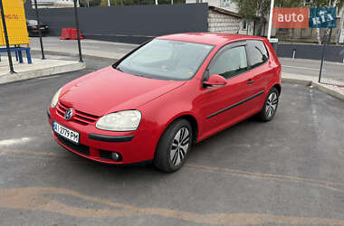 Хэтчбек Volkswagen Golf 2005 в Обухове