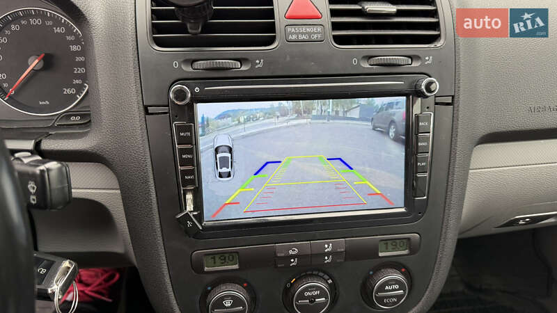 Хетчбек Volkswagen Golf 2005 в Обухові