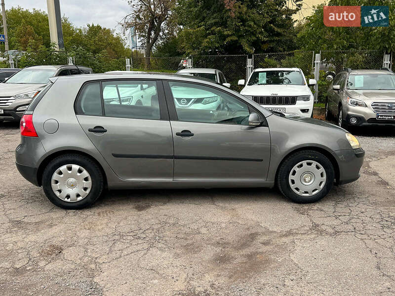 Хетчбек Volkswagen Golf 2005 в Вінниці