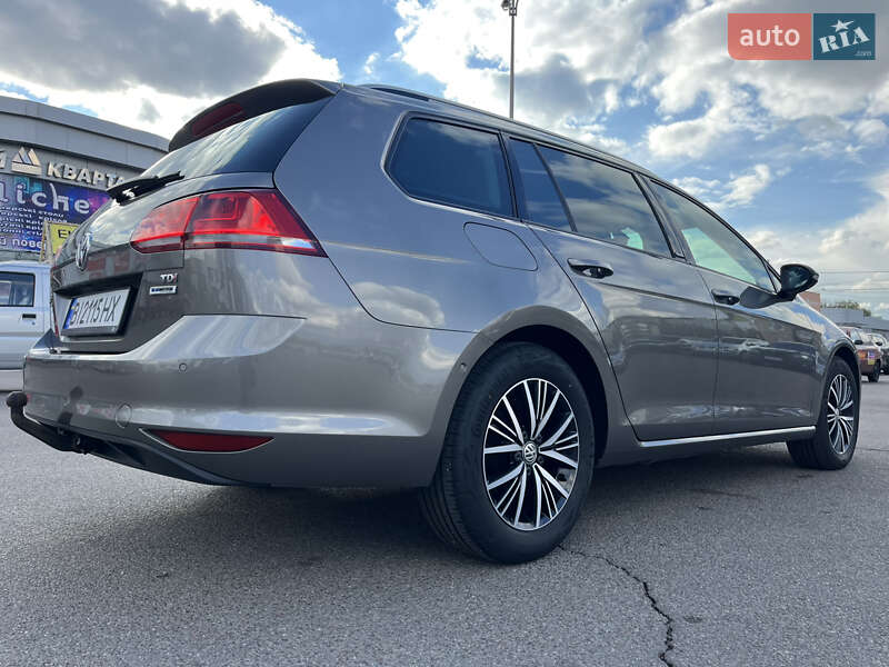 Універсал Volkswagen Golf 2016 в Полтаві