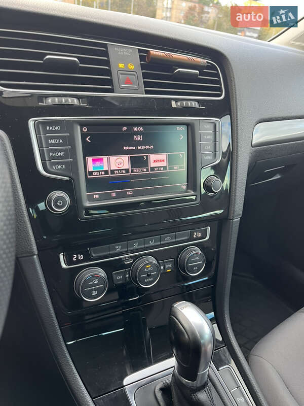 Універсал Volkswagen Golf 2016 в Полтаві