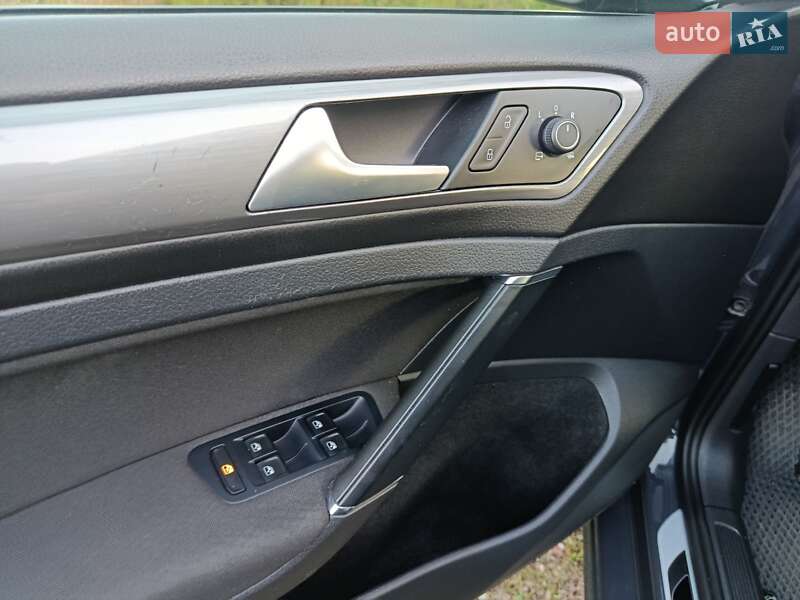 Універсал Volkswagen Golf 2016 в Києві