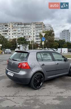 Хэтчбек Volkswagen Golf 2006 в Киеве
