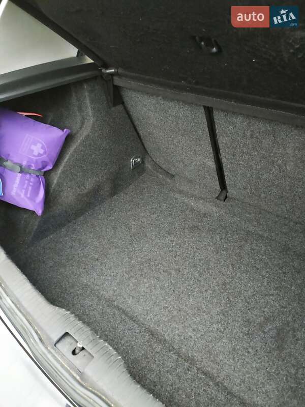 Хэтчбек Volkswagen Golf 2002 в Кременце