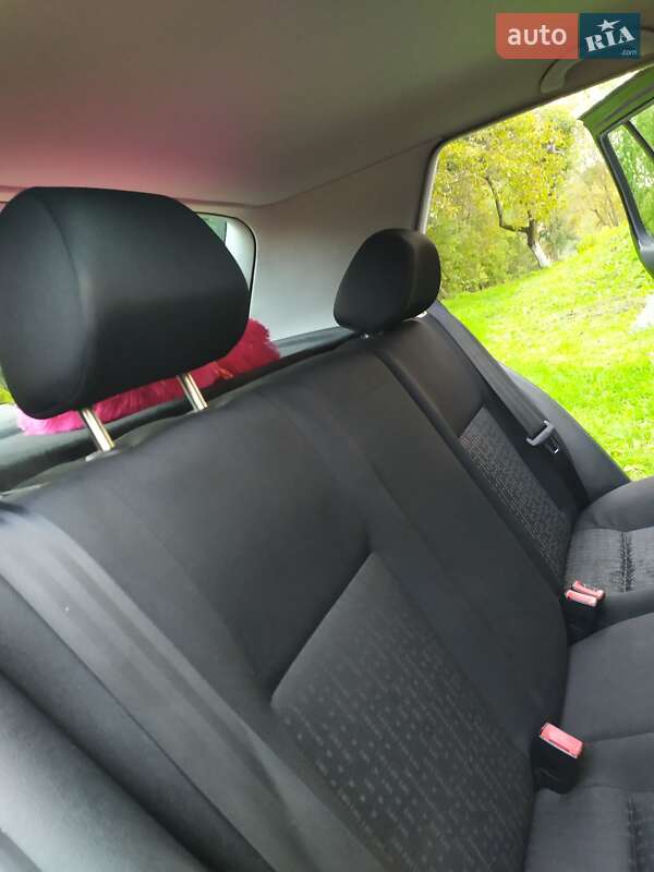 Хэтчбек Volkswagen Golf 2002 в Кременце