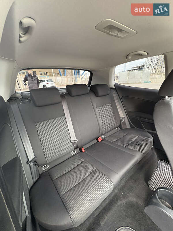 Хетчбек Volkswagen Golf 2010 в Харкові