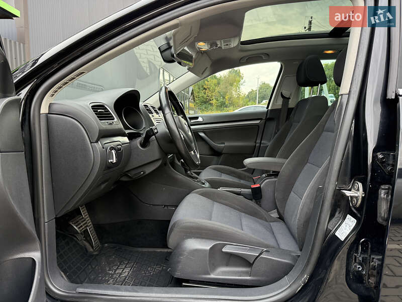 Універсал Volkswagen Golf 2011 в Львові