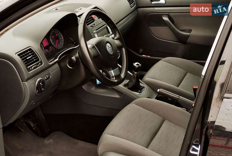 Хетчбек Volkswagen Golf 2008 в Полтаві