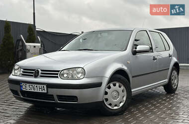 Хетчбек Volkswagen Golf 2001 в Чернівцях
