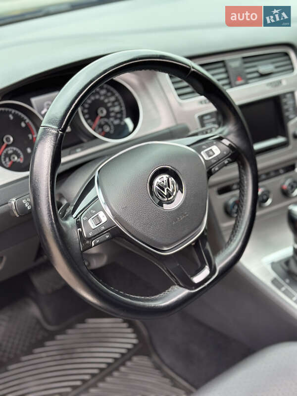 Хетчбек Volkswagen Golf 2014 в Черкасах
