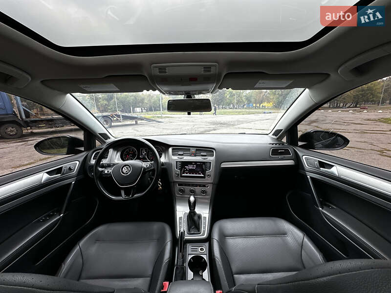 Хетчбек Volkswagen Golf 2014 в Черкасах