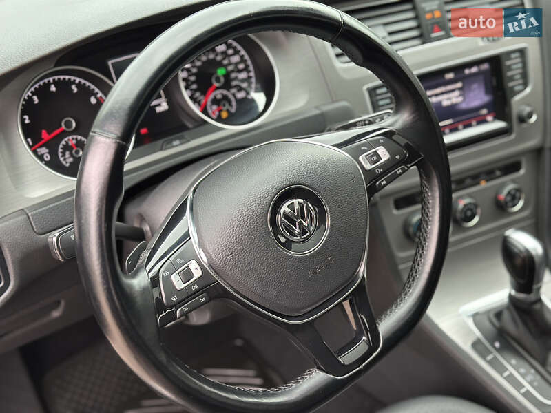 Хетчбек Volkswagen Golf 2014 в Черкасах
