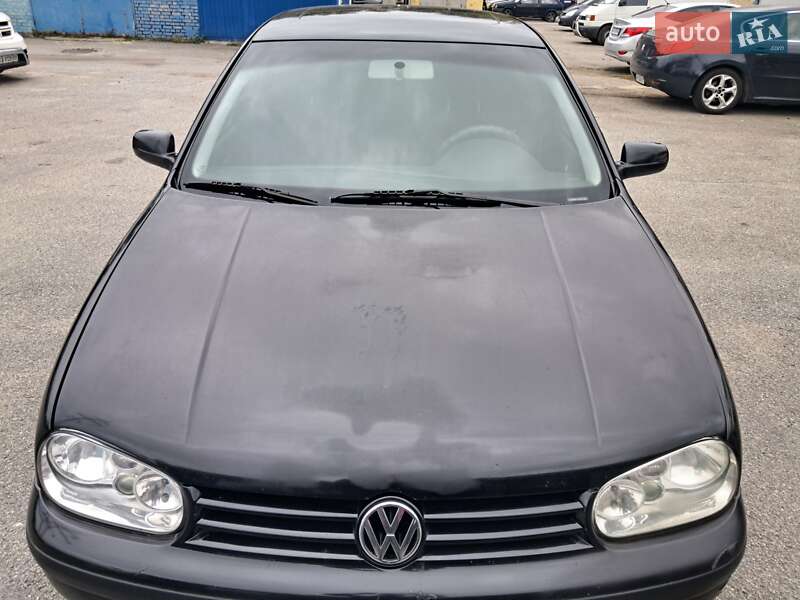 Volkswagen Golf 2004