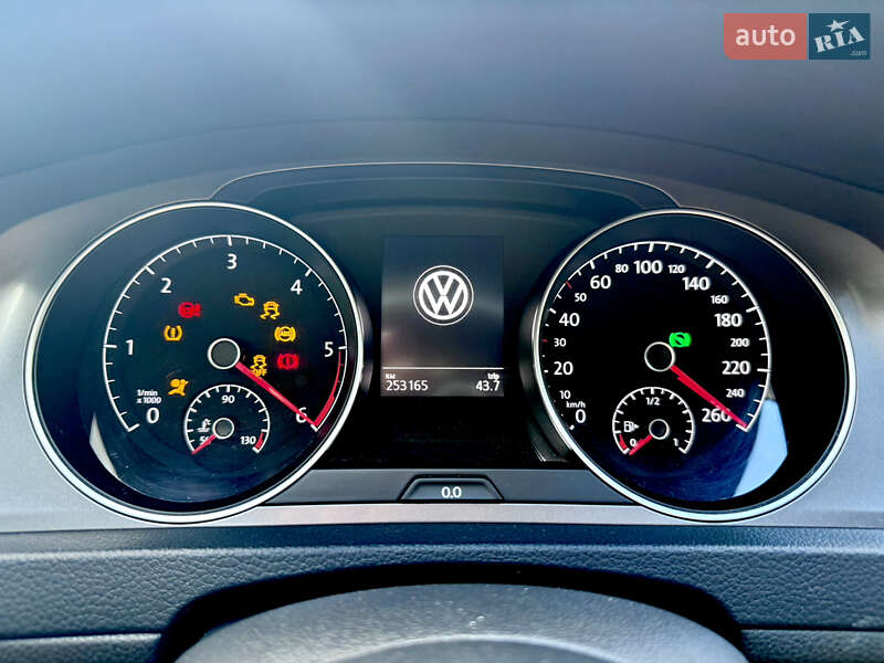 Универсал Volkswagen Golf 2013 в Харькове