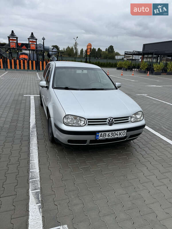Volkswagen Golf 2001