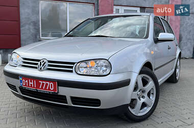 Хэтчбек Volkswagen Golf 2003 в Лубнах