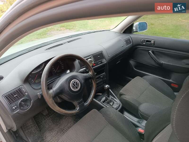 Універсал Volkswagen Golf 1999 в Ратному