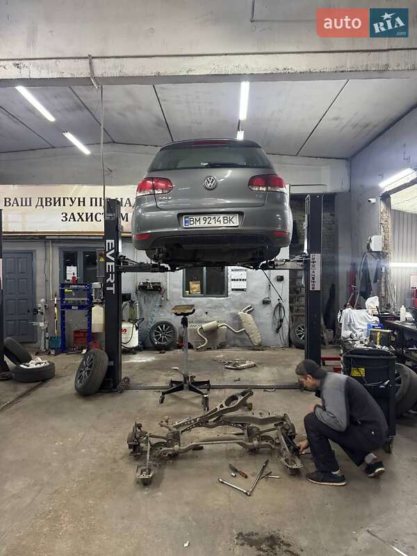 Хэтчбек Volkswagen Golf 2009 в Кролевце