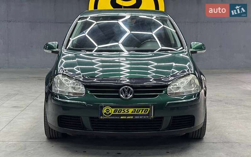 Хетчбек Volkswagen Golf 2006 в Чернівцях