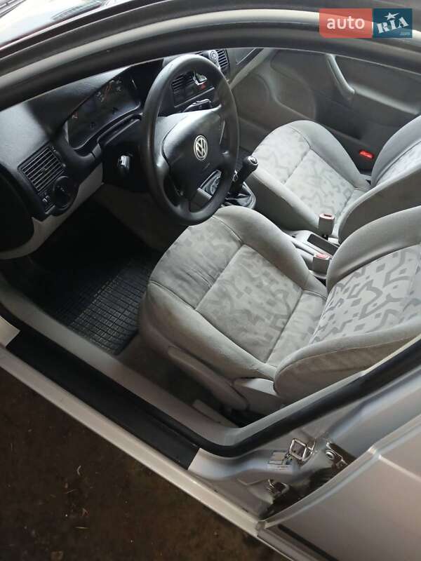 Хетчбек Volkswagen Golf 1999 в Івано-Франківську