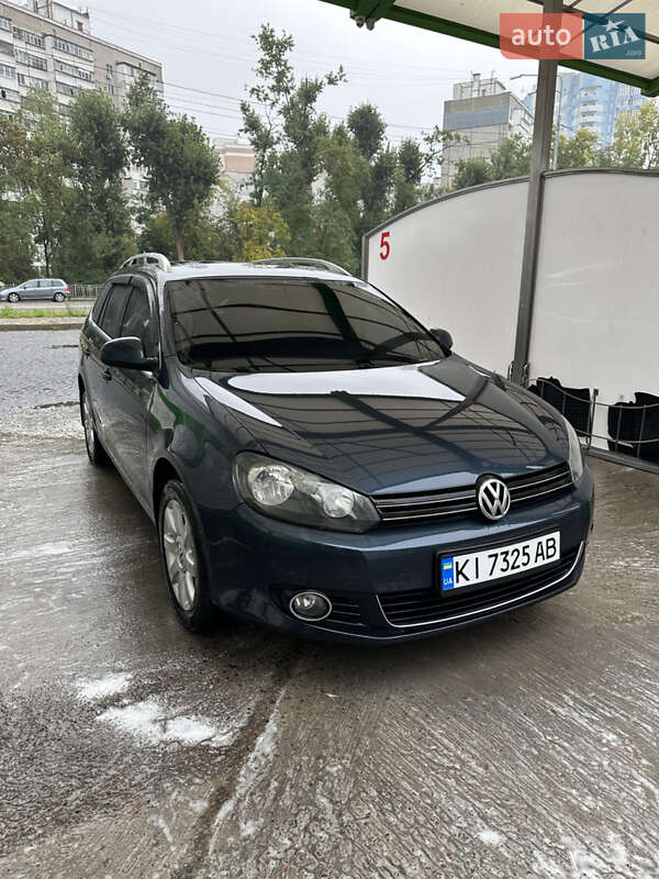 Универсал Volkswagen Golf 2010 в Броварах