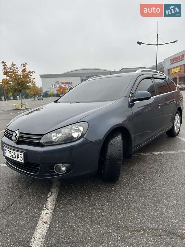 Универсал Volkswagen Golf 2010 в Броварах