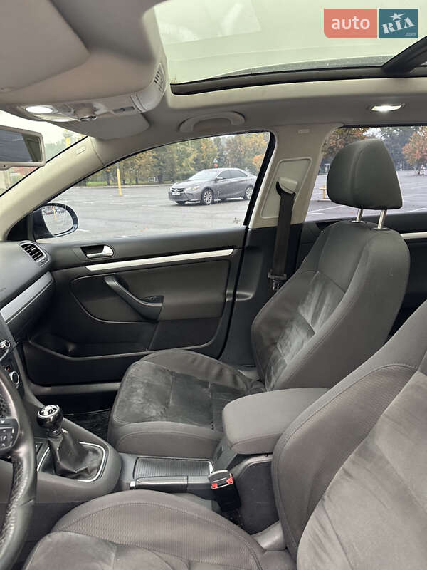 Универсал Volkswagen Golf 2010 в Броварах