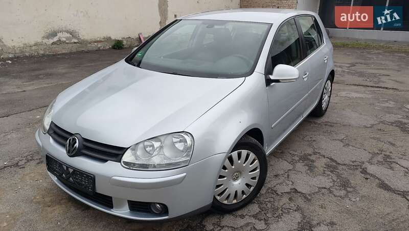 Хэтчбек Volkswagen Golf 2007 в Луцке