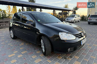 Хэтчбек Volkswagen Golf 2005 в Тернополе