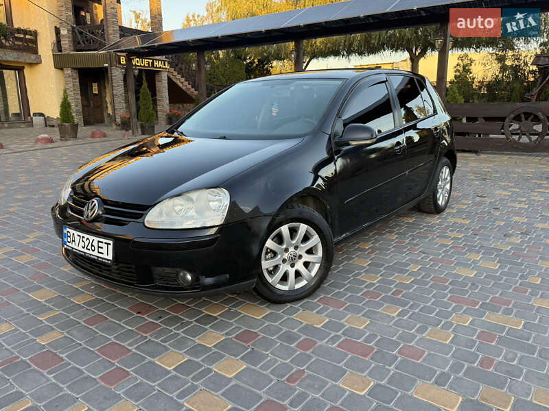 Хэтчбек Volkswagen Golf 2005 в Тернополе