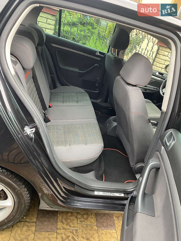 Хэтчбек Volkswagen Golf 2006 в Ковеле