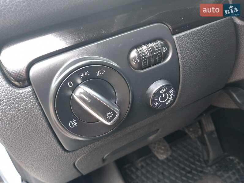 Універсал Volkswagen Golf 2009 в Тернополі