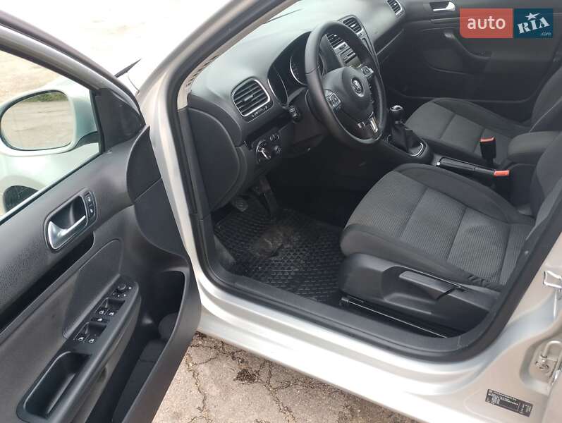 Універсал Volkswagen Golf 2009 в Тернополі