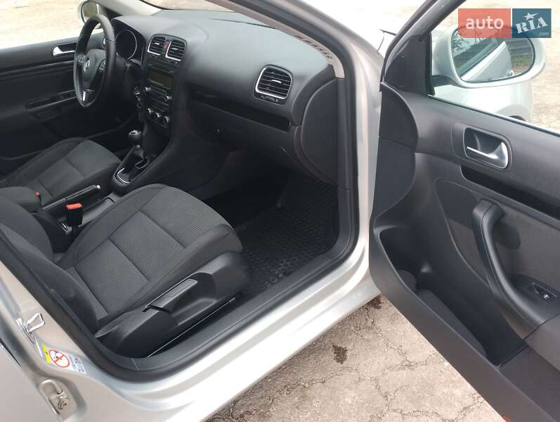 Універсал Volkswagen Golf 2009 в Тернополі