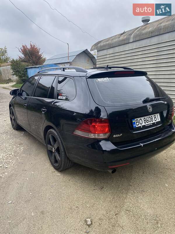 Універсал Volkswagen Golf 2012 в Тернополі