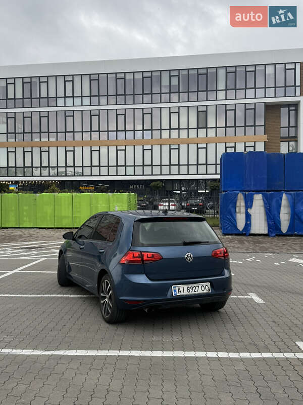 Хэтчбек Volkswagen Golf 2015 в Ивано-Франковске