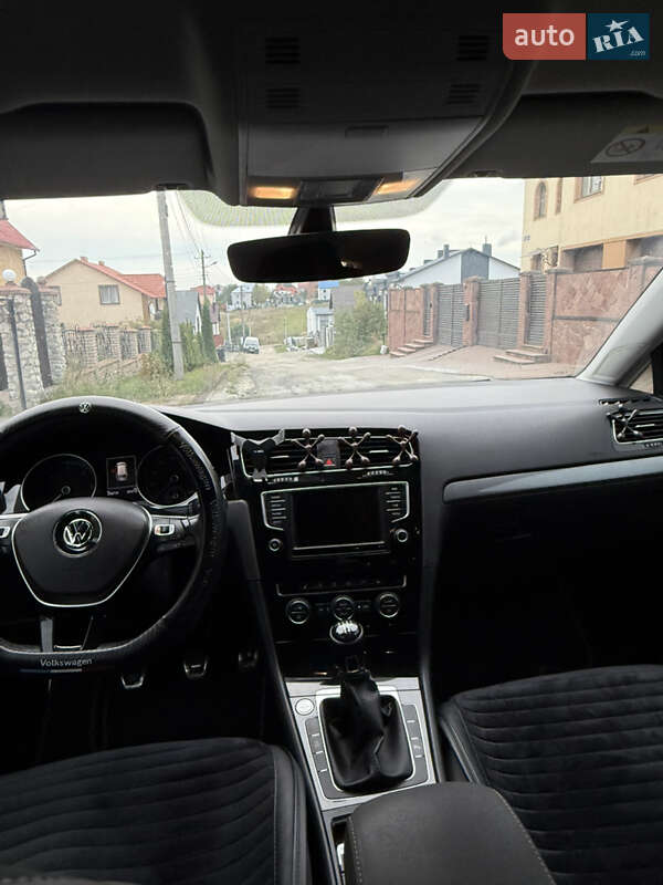 Универсал Volkswagen Golf 2016 в Тернополе