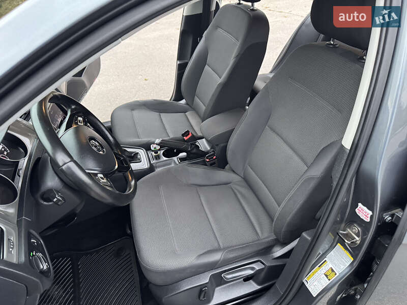 Хэтчбек Volkswagen Golf 2014 в Кролевце