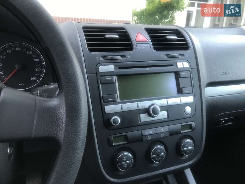 Універсал Volkswagen Golf 2009 в Черкасах