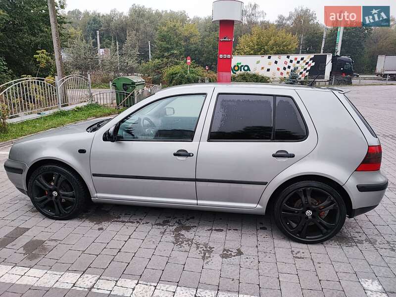 Хетчбек Volkswagen Golf 2002 в Тернополі