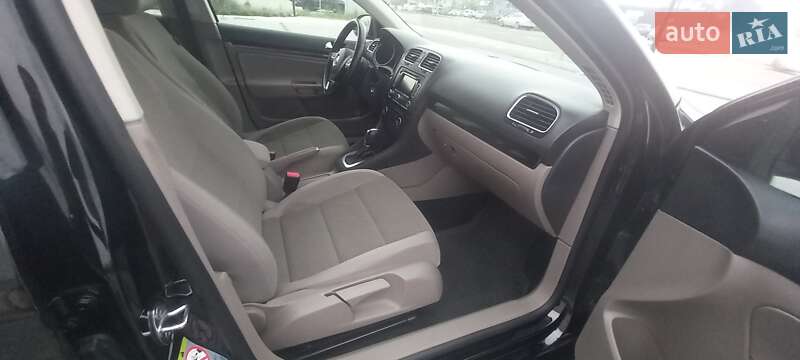 Универсал Volkswagen Golf 2012 в Луцке