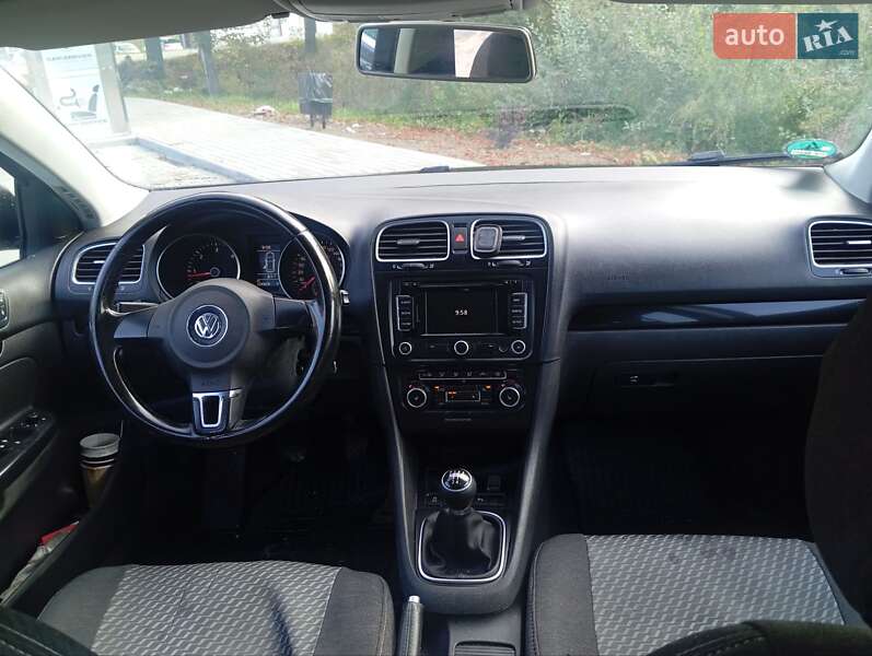 Универсал Volkswagen Golf 2010 в Стрые