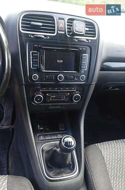 Универсал Volkswagen Golf 2010 в 