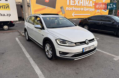 Універсал Volkswagen Golf 2017 в Запоріжжі