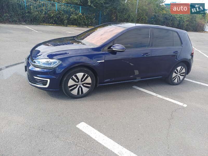 Хетчбек Volkswagen Golf 2018 в Ужгороді