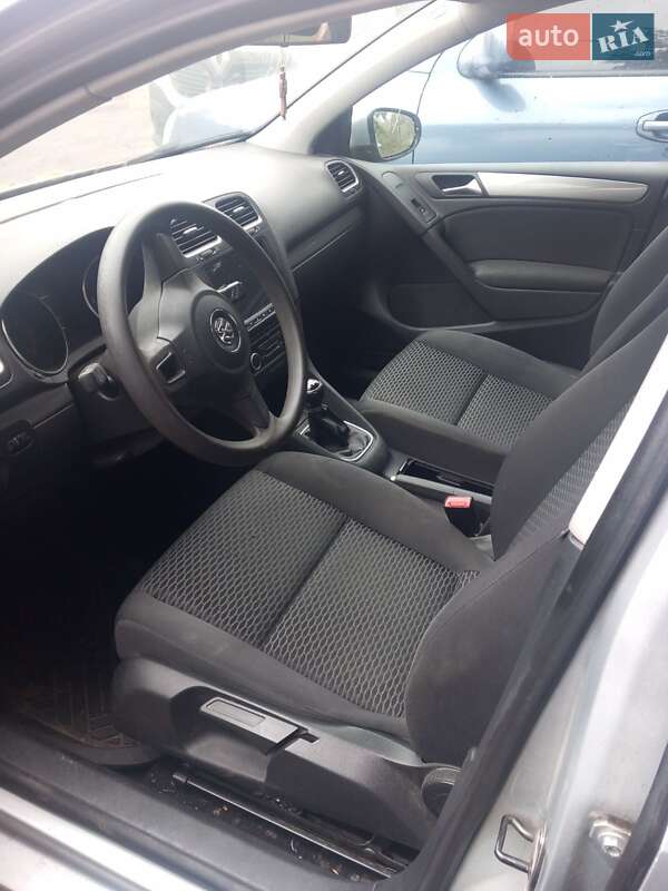 Хетчбек Volkswagen Golf 2010 в Києві
