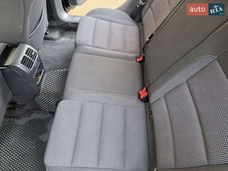 Хэтчбек Volkswagen Golf 2013 в Киеве фото 24 Хэтчбек Volkswagen Golf 2013 в Киеве